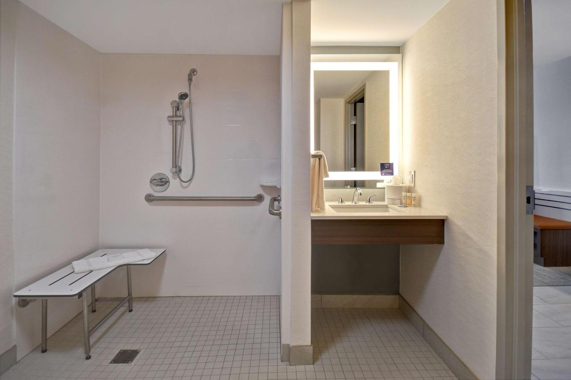 Hilton Garden Inn Detroit Metro Airport Romulus Buitenkant foto
